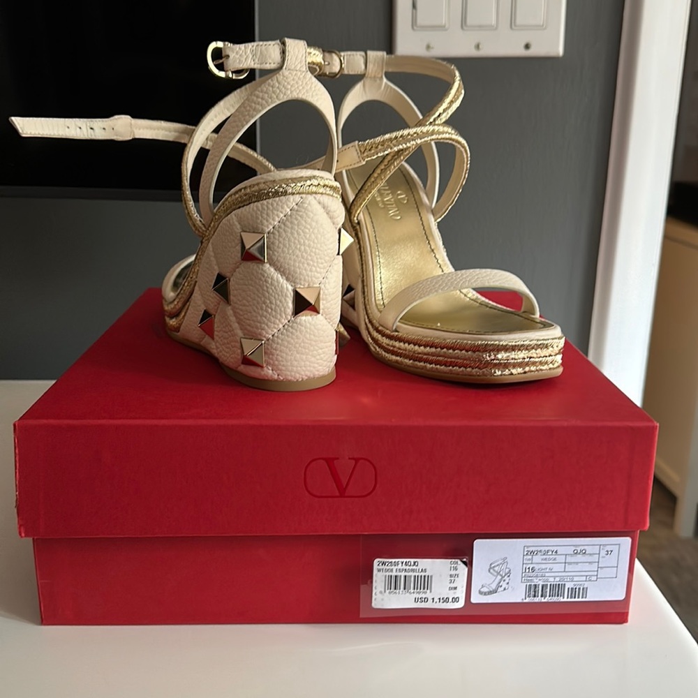 BRAND NEW Valentino espadrilles, size 7!